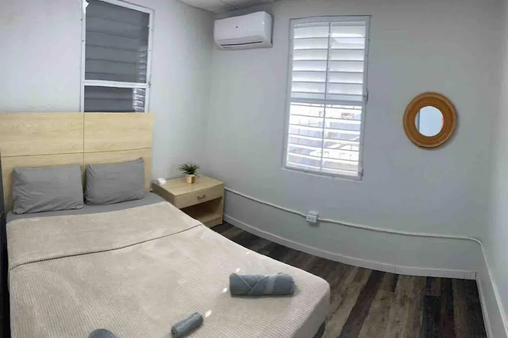 18 Bedrooms 32 Guest La Placita De Santurce By Rentalspr San Juan