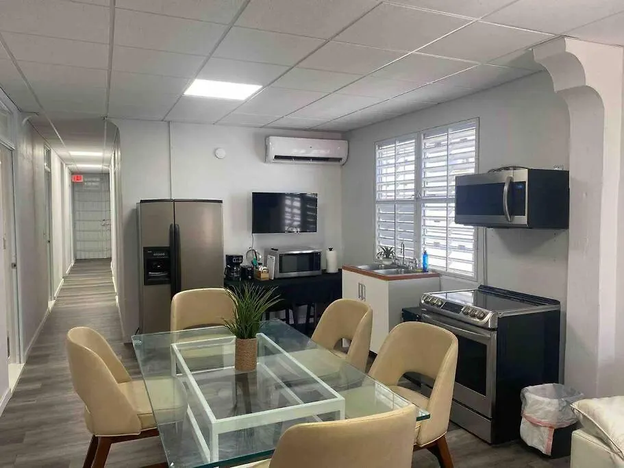 18 Bedrooms 32 Guest La Placita De Santurce By Rentalspr San Juan 0*,