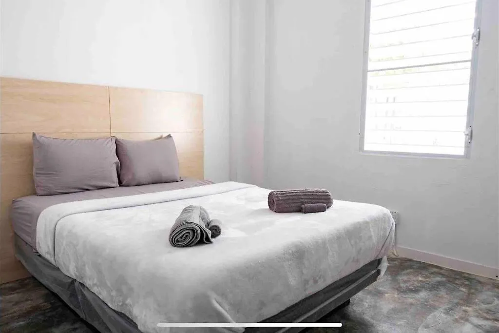 18 Bedrooms 32 Guest La Placita De Santurce By Rentalspr San Juan Feriehus