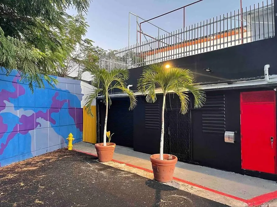 18 Bedrooms 32 Guest La Placita De Santurce By Rentalspr San Juan Feriehus