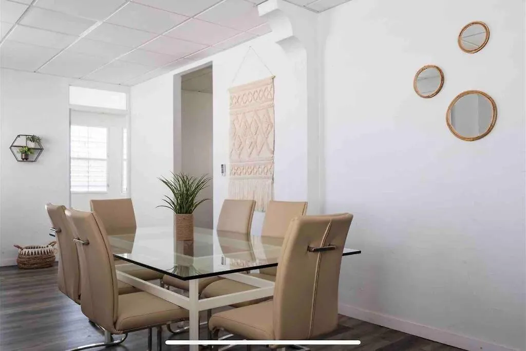 18 Bedrooms 32 Guest La Placita De Santurce By Rentalspr San Juan