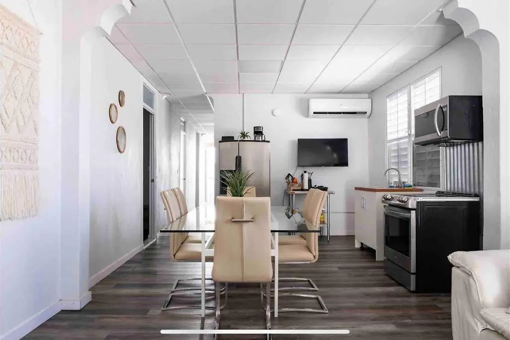 Vakantiehuis 18 Bedrooms 32 Guest La Placita De Santurce By Rentalspr San Juan